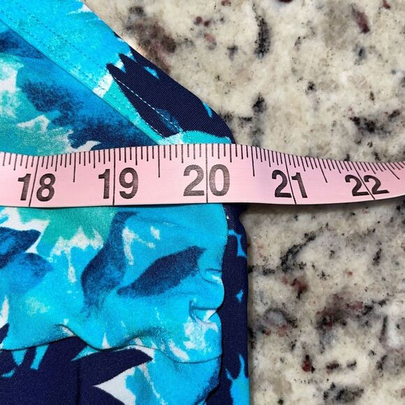 L.L Bean Womens Floral V-Neck Slimming One-Piece Swimsuit Aqua Size 20W Plus - Picture 7 of 8